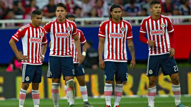 Los futbolistas de Chivas en un partido