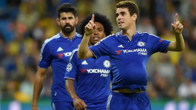 Oscar celebra un gol con el Chelsea