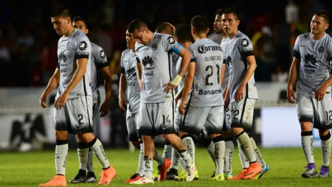 Jugadores del América tras la primera mitad