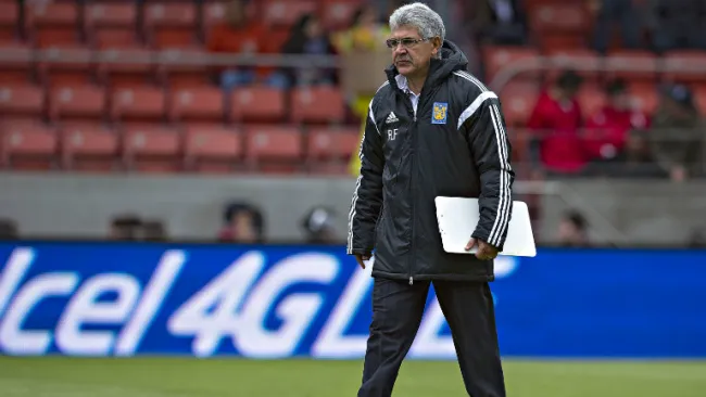 Ferretti camina hacia el vestuario