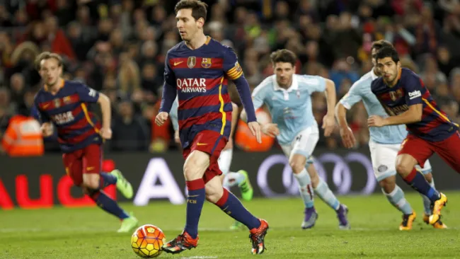 Así fue el cobro del penalti entre Messi y Suárez