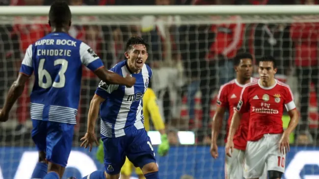 Héctor Herrera celebra su gol frente al Benfica