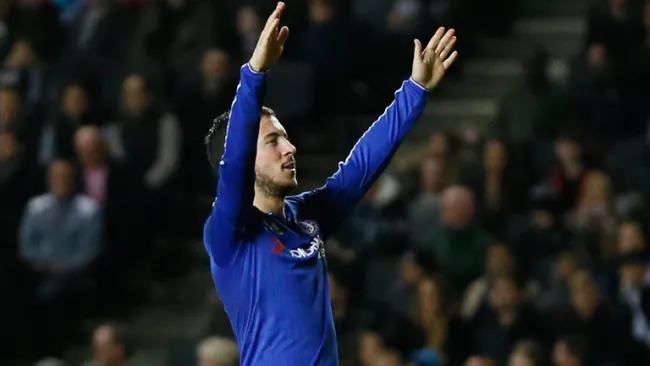 Hazard celebra en un partido del Chelsea