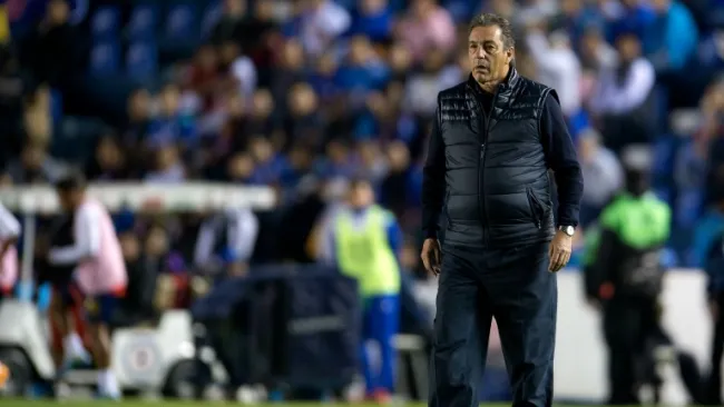 Tomás Boy durante un partido de Cruz Azul