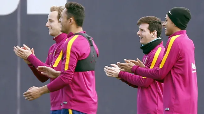 Rakitic, en práctica del Barcelona junto a Messi y Neymar