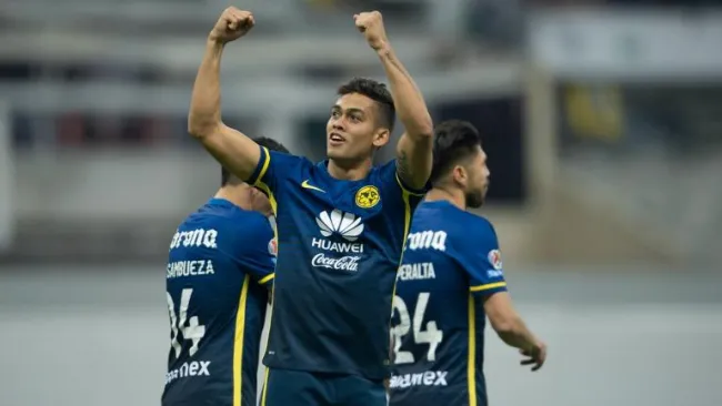 Andrés Andrade festeja un gol de América
