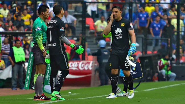 Momento en que Moisés Muñoz sale del campo