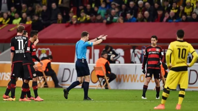 Zwayer cancela el juego