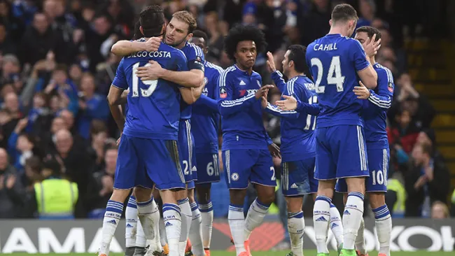 Jugadores del Chelsea celebran durante el duelo contra Manchester City de FA Cup