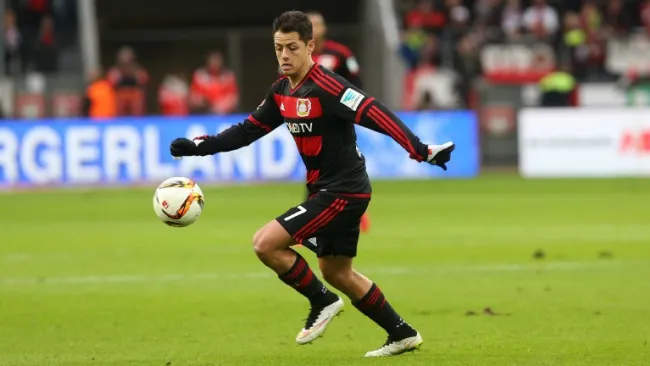 Chicharito, durante un partido del Leverkusen