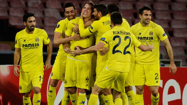 Jugadores del Villarreal festejan en el partido contra Nápoles