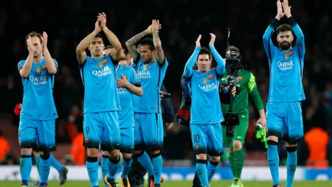 Jugadores blaugranas agradeciendo a su afición