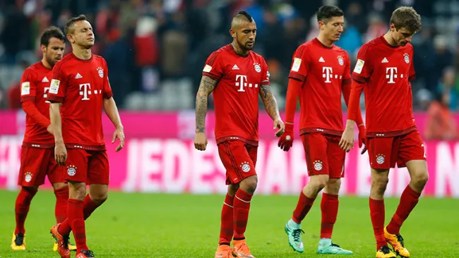 Jugadores de Bayern tras la sorpresiva derrota 