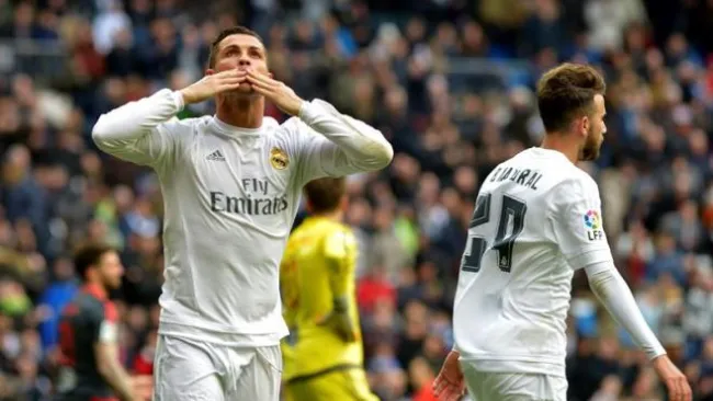 Cristiano festeja tras marcar con el Madrid