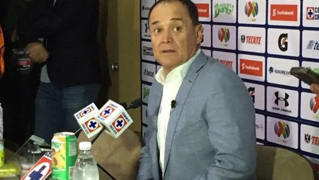 Aceves, en conferencia de prensa