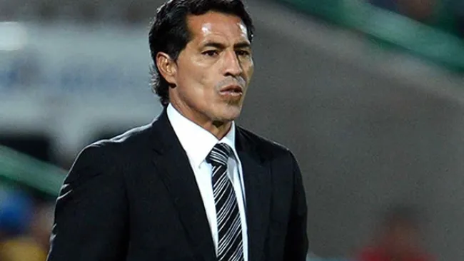 Galindo observa un encuentro