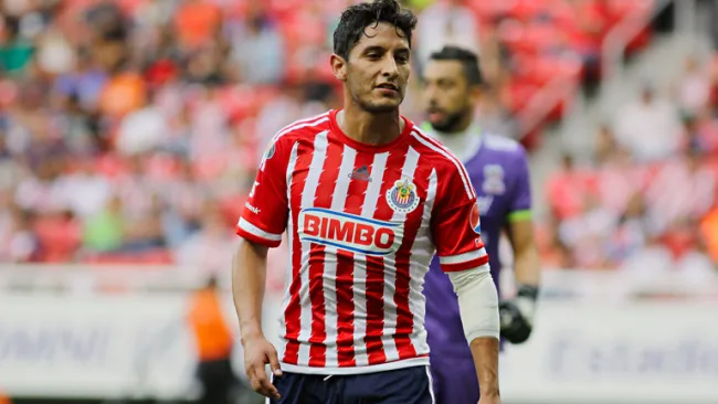 Reyna, durante un partido con Chivas