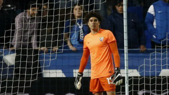 Guillermo Ochoa durante el partido contra el Sporting de Gijón