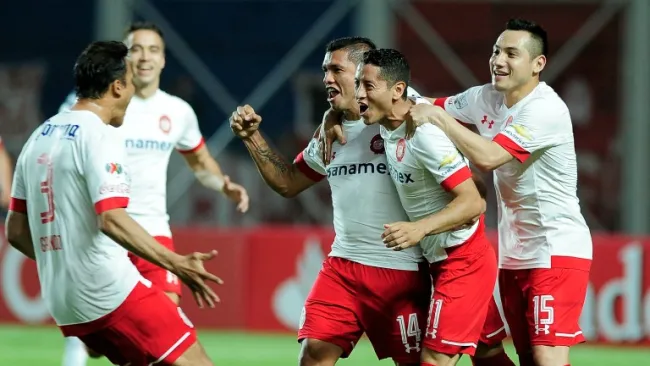 Los jugadores de Toluca festejan un gol en la Copa Libertadores