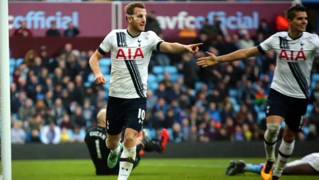 Harry Kane festeja una anotación con el Tottenham