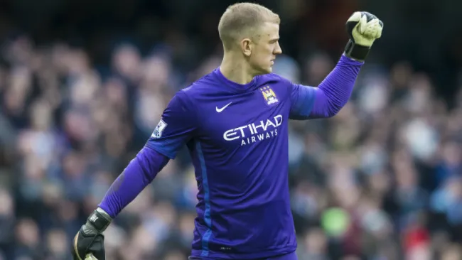 Joe Hart festeja una anotación de su equipo