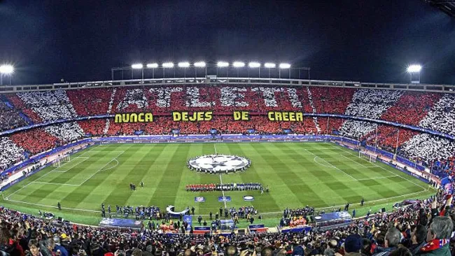 Aficionados muestran increíble mosaico en el Vicente Calderón