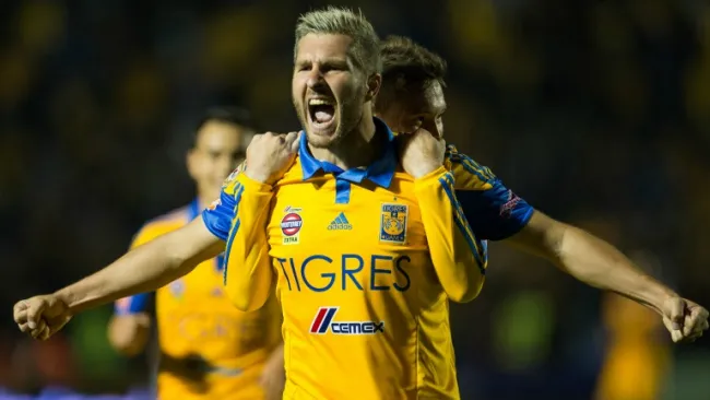 Gignac festeja un gol con Tigres