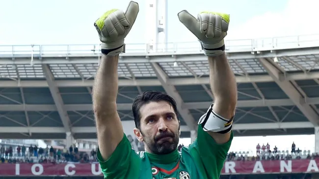 Buffon agradece a los aficionados
