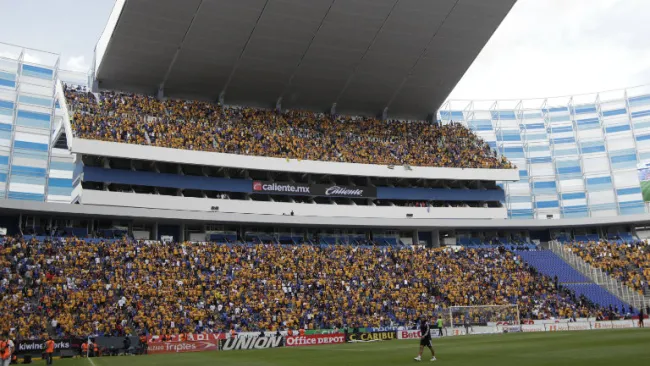 Afición de Tigres hace gran entrada en el Estadio Cuauhtémoc