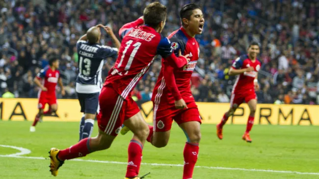Javier López festeja uno de sus golazos contra Monterrey 