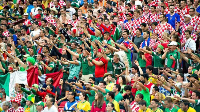 Aficionados se preparan para gritarle al arquero en el Mundial de 2014