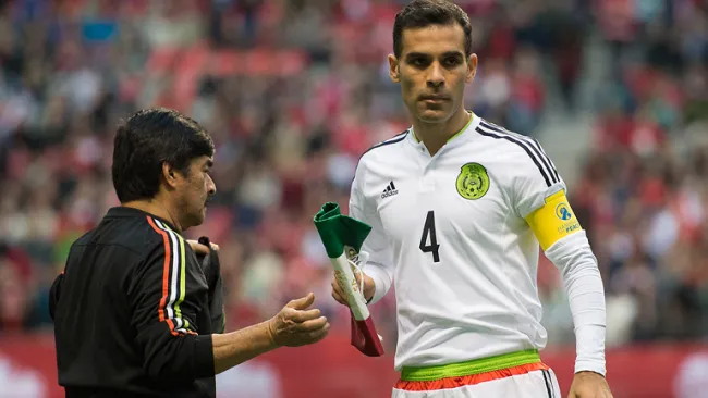 Rafa porta el gafete del Tricolor