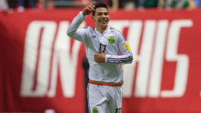 Lozano festeja durante el duelo contra Canadá