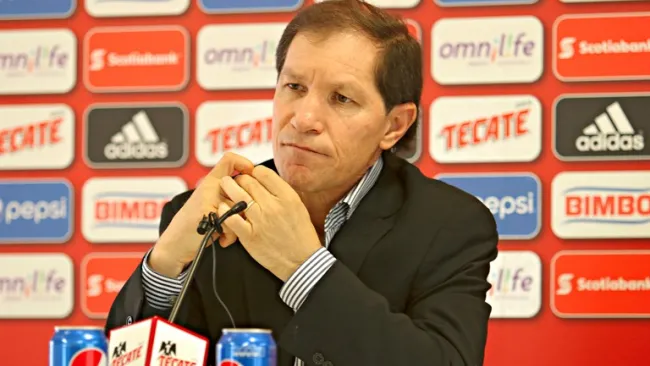 Jaime Ordiales en conferencia de prensa en Verde Valle