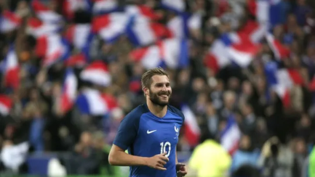 Gignac festeja tras marcar gol contra Rusia