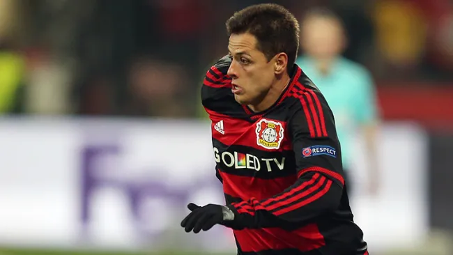 Chicharito, en un partido con el Leverkusen