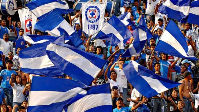 Afición azul durante un partido de La Máquina en el Estadio Azul 
