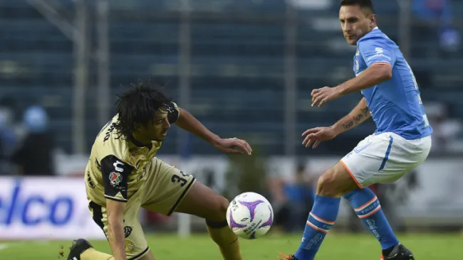 Chaco compite por el esférico con Lacerda