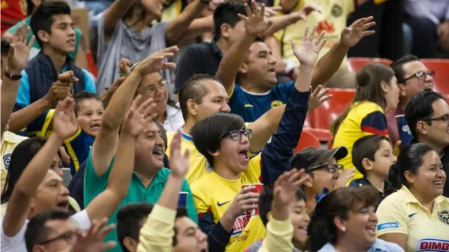 Afición de América entona el polémico grito
