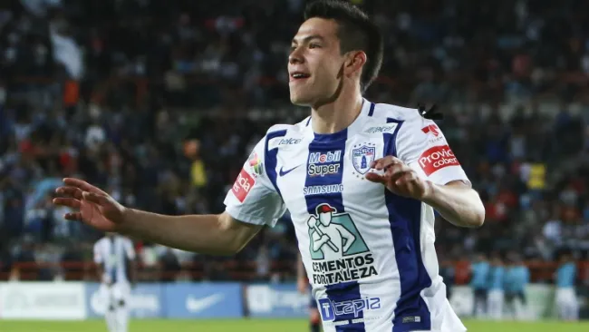 Lozano festeja una anotación de Pachuca