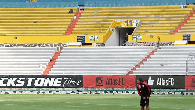 Así lucen las tribunas sin la antigua herrería