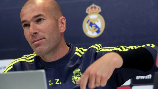 Zinedine Zidane habla durante la conferencia de prensa