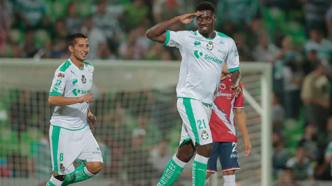 Djaniny Tavares celebra su gol contra Veracruz