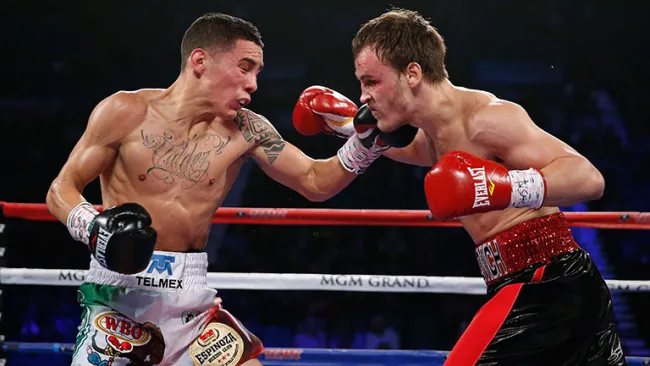 Valdez conecta con su izquierda el rostro de Gradovic