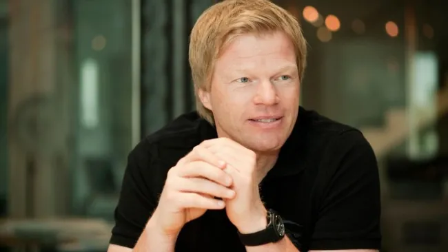 Kahn, durante una entrevista