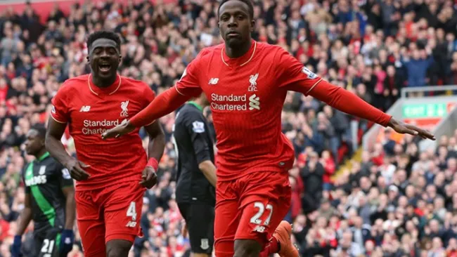 Origi celebra el tercer gol de su equipo contra el Stoke City