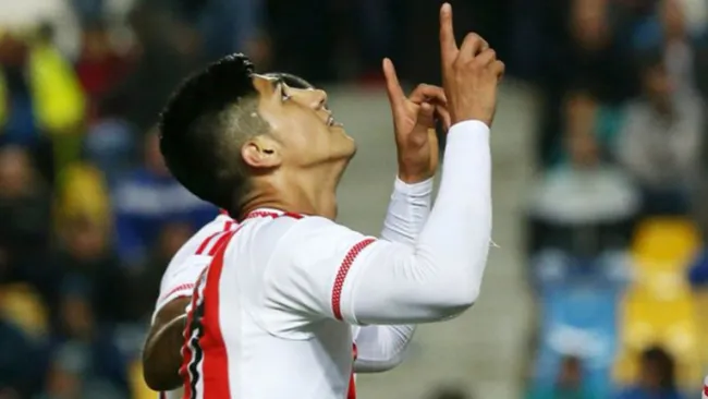 Pulido celebra un gol con Olympiacos