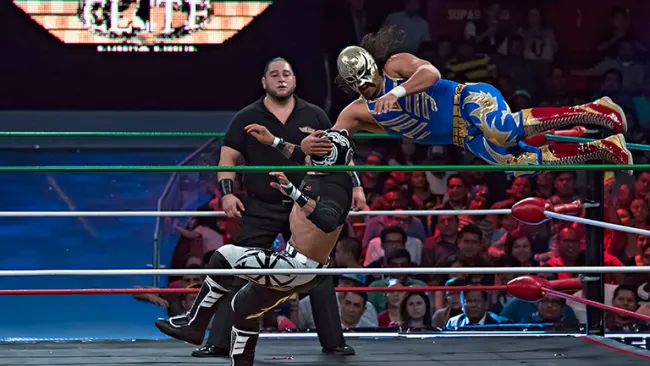 Una función de la Liga Elite en la Arena México 