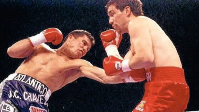 Julio le da un golpe a Haugen