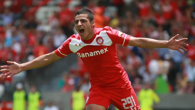 Vega festeja tras su doblete con los Diablos